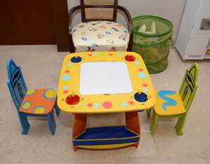 DO0011 Art Table with 2 Chairs
