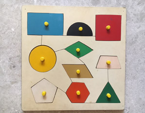 TD0159 Shape peg Puzzle